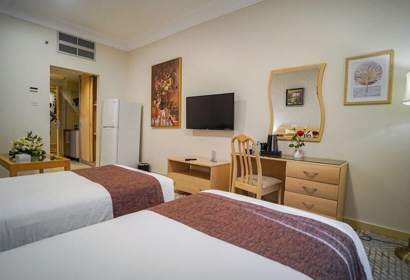 اتاق استاندارد سه نفره, Emaar Al Noor