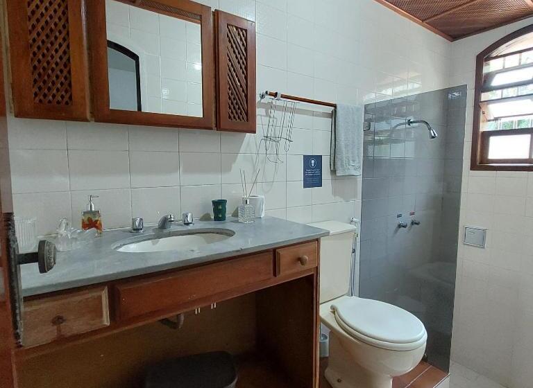 חדר קלאסי לשלושה, Espaço Villa Ará