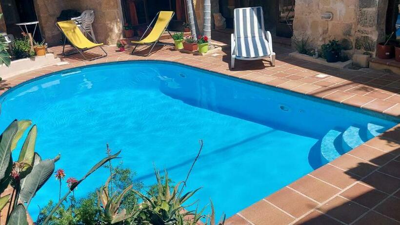 اتاق استاندارد با چشمانداز استخر, Haven Farmhouse B&b