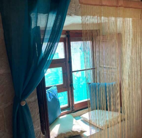 اتاق استاندارد با چشم‌انداز استخر, Haven Farmhouse B&b