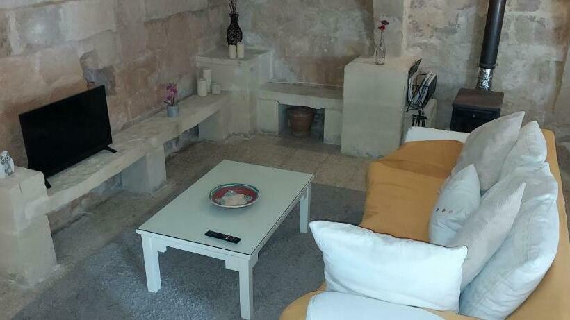 اتاق استاندارد با چشم‌انداز استخر, Haven Farmhouse B&b