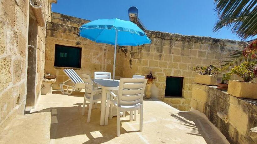 اتاق استاندارد با چشم‌انداز استخر, Haven Farmhouse B&b