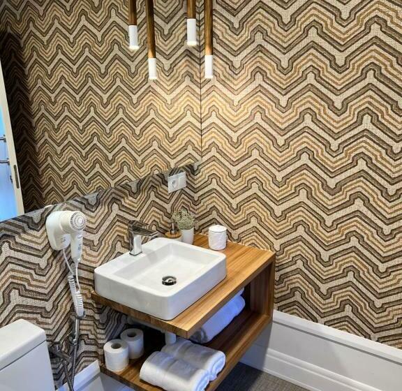 سوییت لوکس, The Tailor S Garden