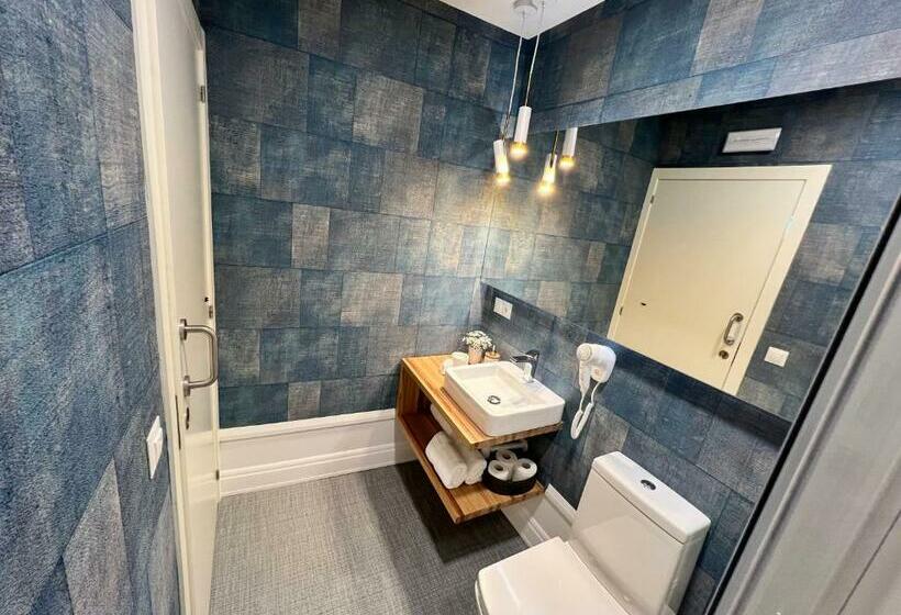 سوییت لوکس, The Tailor S Garden