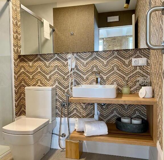 سوییت لوکس, The Tailor S Garden