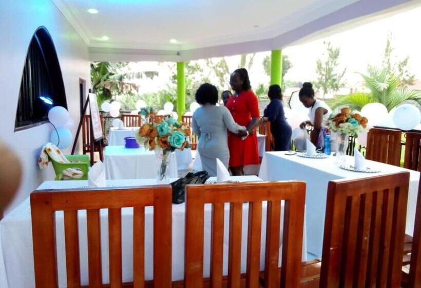 اتاق استاندارد یک تخته با بالکن, Palm Star Motel