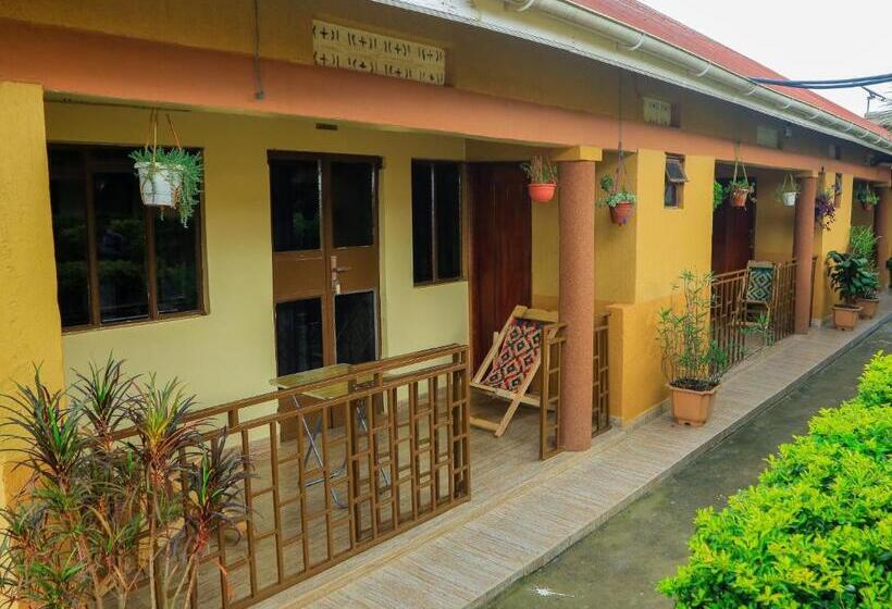 سوئیت 2 خوابه, Palm Star Motel