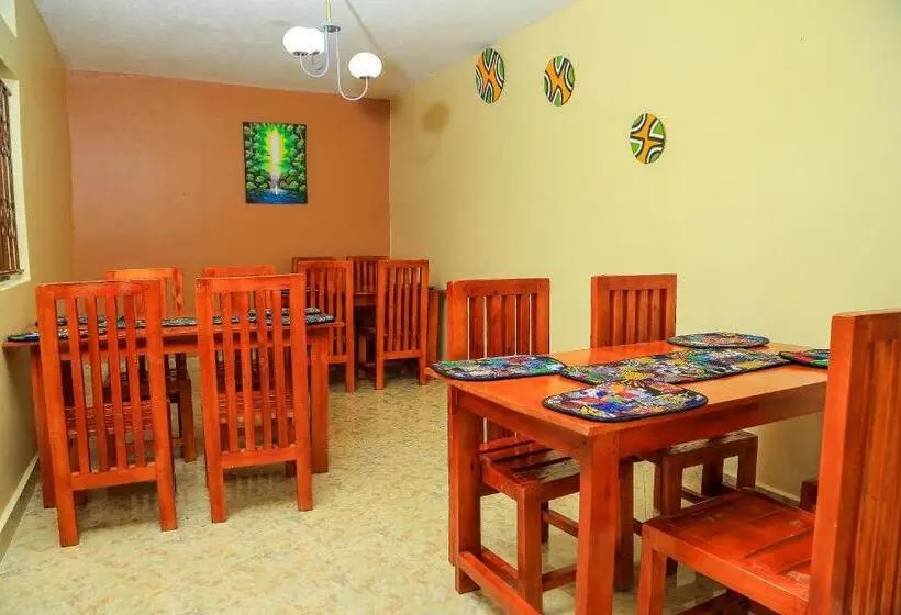 سوئیت 2 خوابه, Palm Star Motel