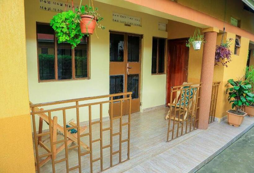 سوئیت 2 خوابه, Palm Star Motel