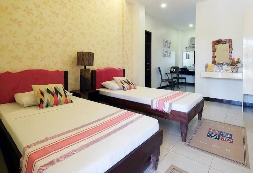 اتاق لوکس, Balai Carmela