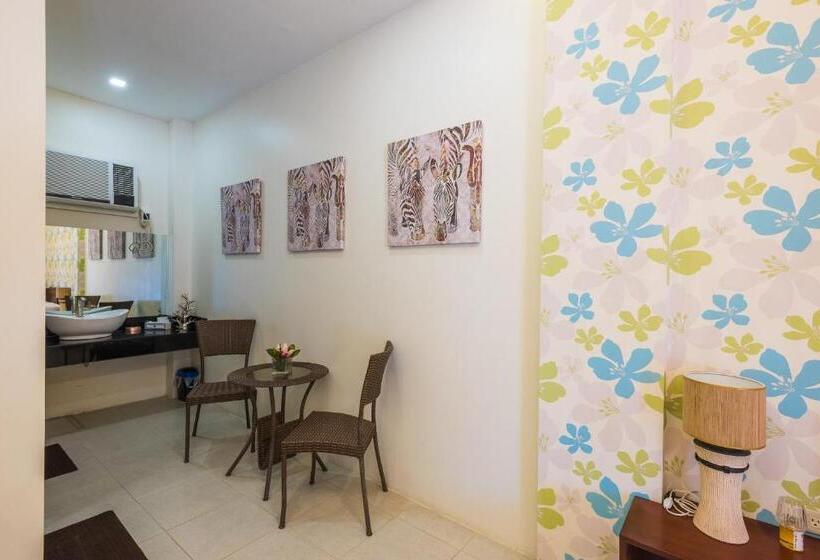 اتاق لوکس, Balai Carmela