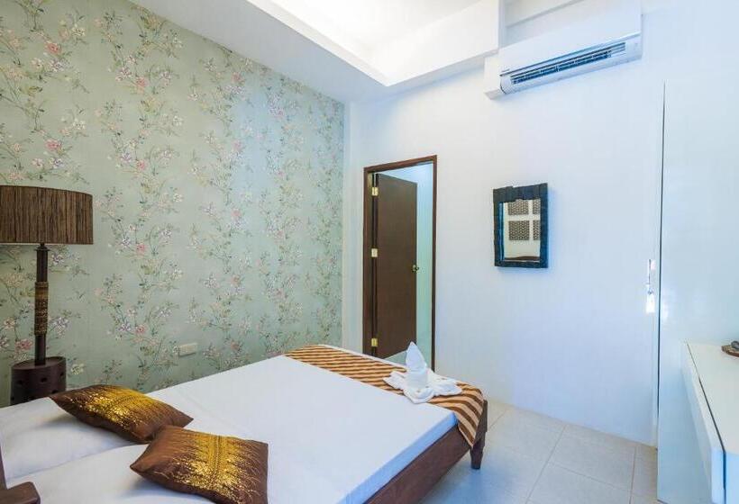 اتاق لوکس خانوادگی, Balai Carmela