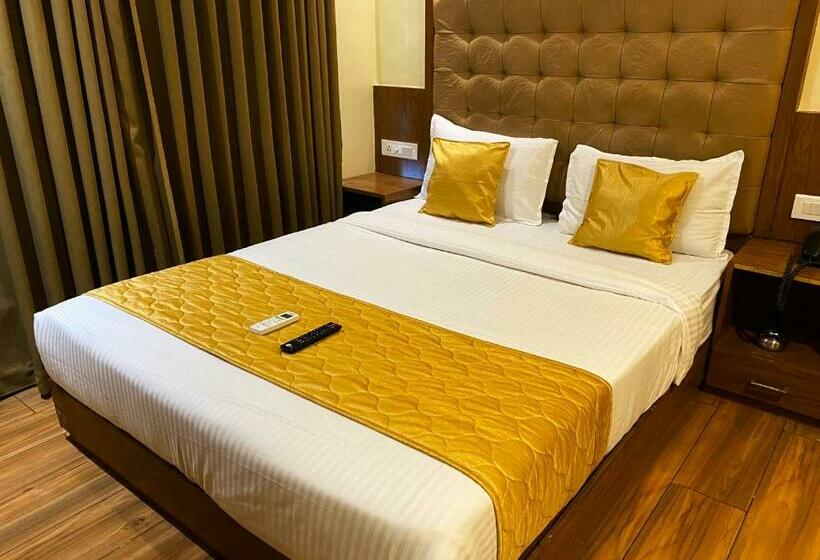 Deluxe Room, Pearl S Bkc Inn Near Trade Centre, Visa Consulate