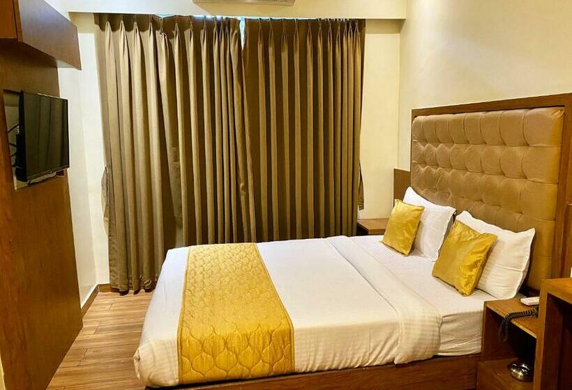 Deluxe Room, Pearl S Bkc Inn Near Trade Centre, Visa Consulate