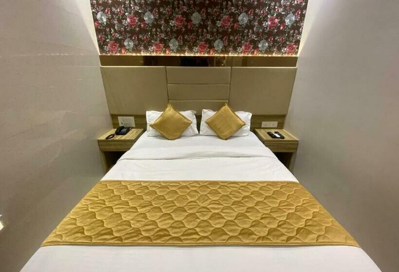 Deluxe Room, Pearl S Bkc Inn Near Trade Centre, Visa Consulate
