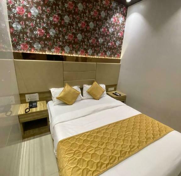 Deluxe Room, Pearl S Bkc Inn Near Trade Centre, Visa Consulate