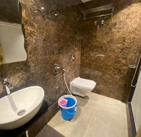 Deluxe Quadruple Room, Pearl S Bkc Inn Near Trade Centre, Visa Consulate