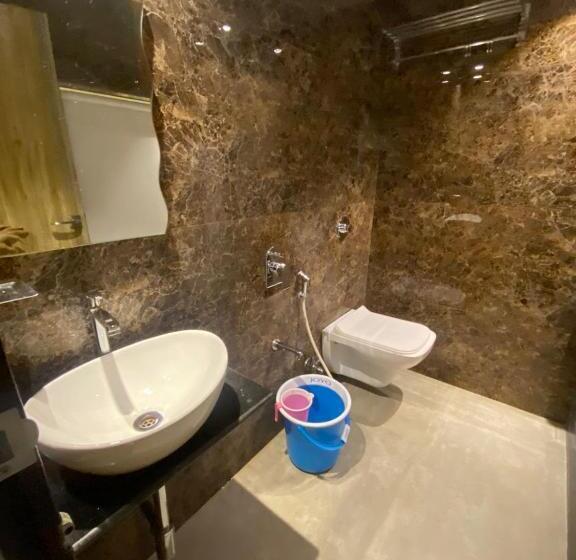 Deluxe Quadruple Room, Pearl S Bkc Inn Near Trade Centre, Visa Consulate