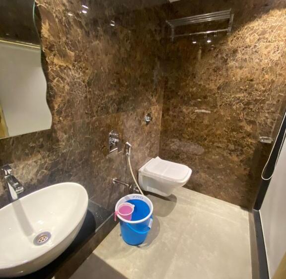 Deluxe Triple Room, Pearl S Bkc Inn Near Trade Centre, Visa Consulate