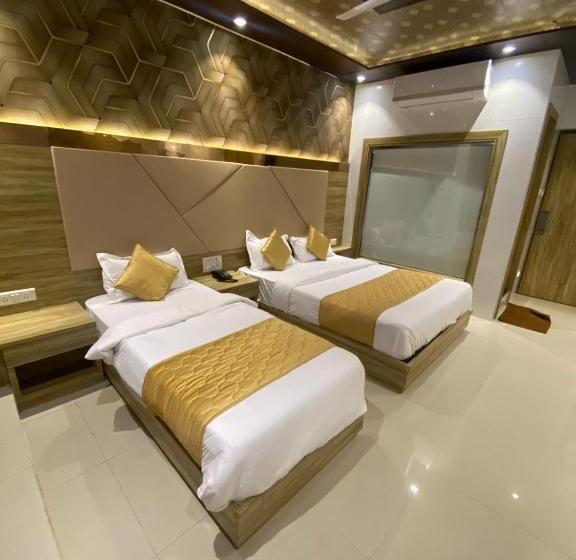 Deluxe Triple Room, Pearl S Bkc Inn Near Trade Centre, Visa Consulate