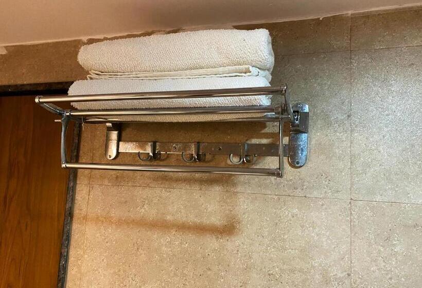 Deluxe Room, Pearl S Bkc Inn Near Trade Centre, Visa Consulate