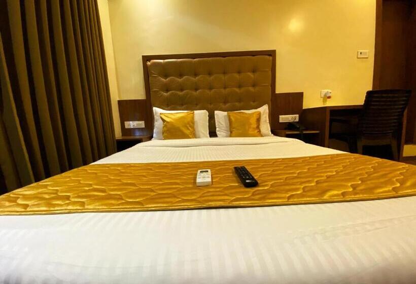 Deluxe Room, Pearl S Bkc Inn Near Trade Centre, Visa Consulate