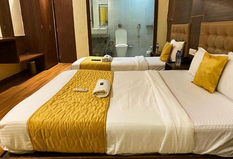 Deluxe Triple Room, Pearl S Bkc Inn Near Trade Centre, Visa Consulate