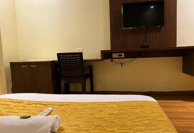 Deluxe Triple Room, Pearl S Bkc Inn Near Trade Centre, Visa Consulate