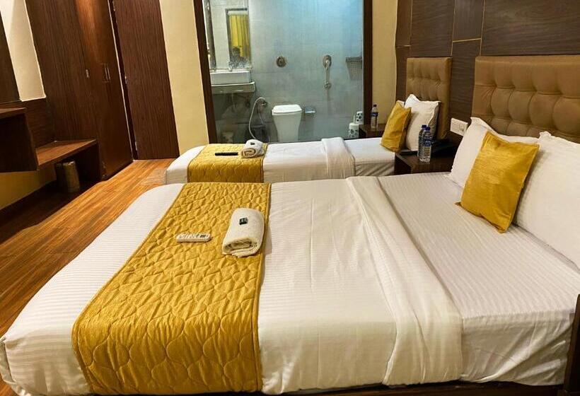 Deluxe Triple Room, Pearl S Bkc Inn Near Trade Centre, Visa Consulate