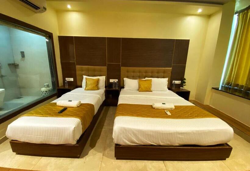 Deluxe Triple Room, Pearl S Bkc Inn Near Trade Centre, Visa Consulate