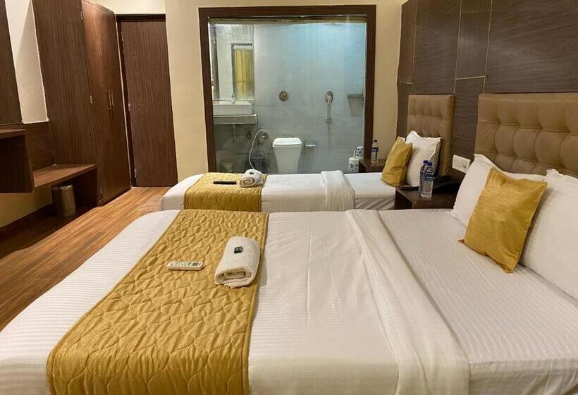 Deluxe Triple Room, Pearl S Bkc Inn Near Trade Centre, Visa Consulate