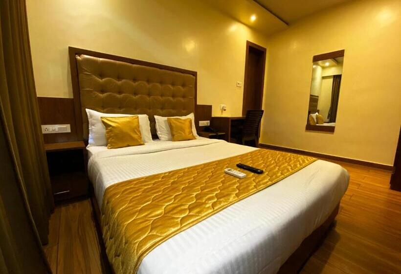 Deluxe Room, Pearl S Bkc Inn Near Trade Centre, Visa Consulate