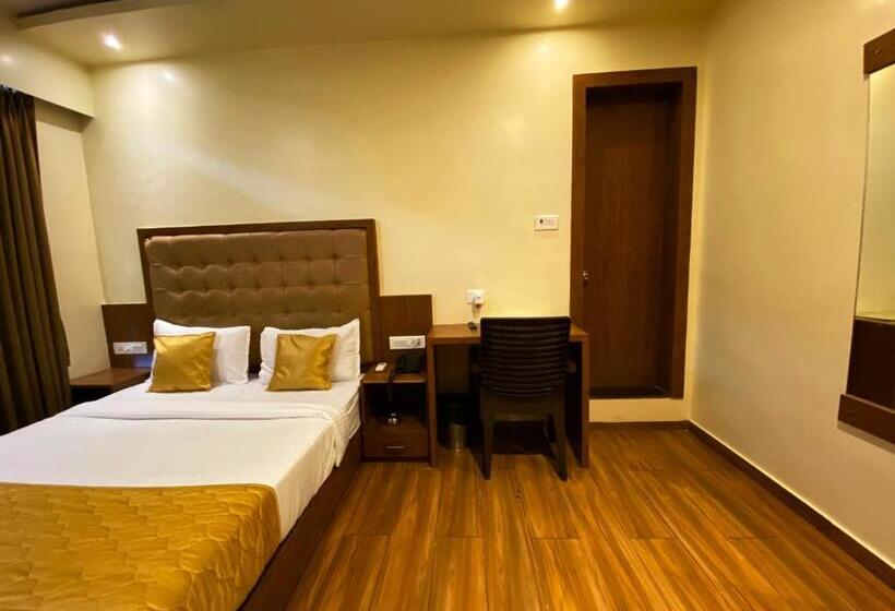 Deluxe Room, Pearl S Bkc Inn Near Trade Centre, Visa Consulate