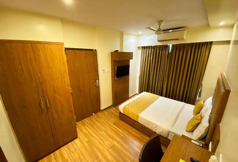 Deluxe Room, Pearl S Bkc Inn Near Trade Centre, Visa Consulate