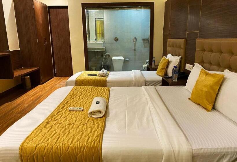 Deluxe Triple Room, Pearl S Bkc Inn Near Trade Centre, Visa Consulate