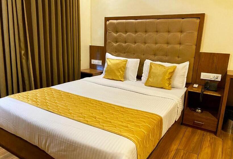 Deluxe Room, Pearl S Bkc Inn Near Trade Centre, Visa Consulate