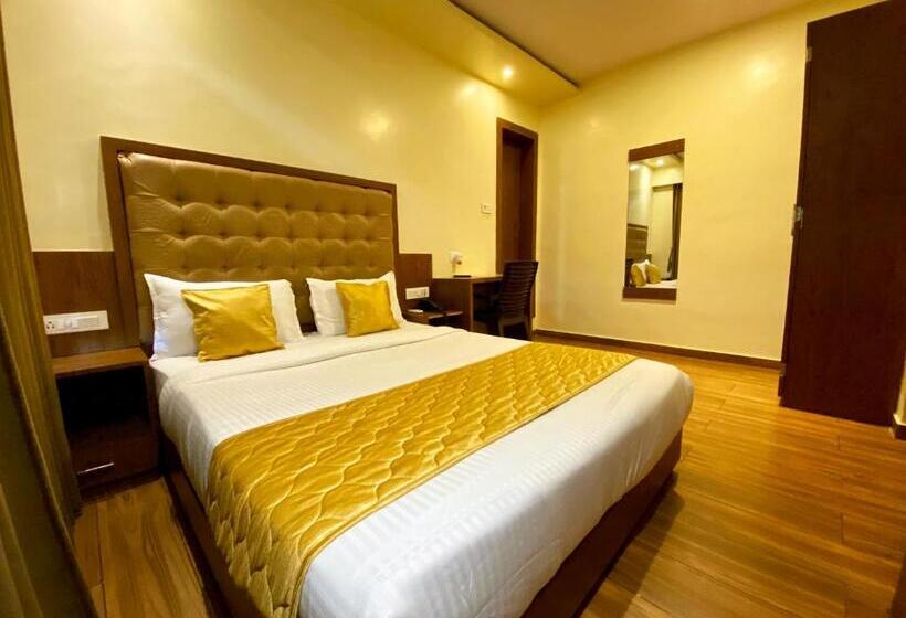 Deluxe Room, Pearl S Bkc Inn Near Trade Centre, Visa Consulate