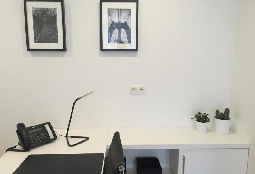 اتاق استاندارد یک نفره, Antwerp Town House Accommodations