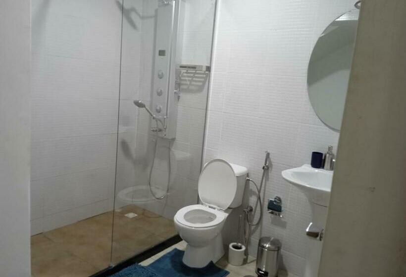 اتاق استاندارد با سرویس بهداشتی مشترک, Pull Up