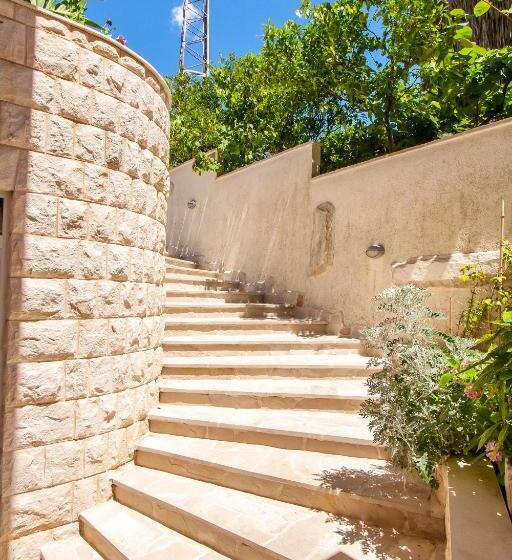 استودیوی استاندارد, Garni Hotel Milica