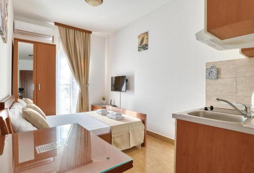 استودیوی استاندارد, Garni Hotel Milica