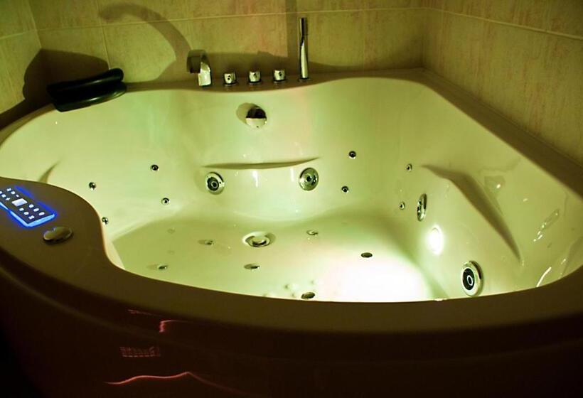 آپارتمان ممتاز سه‌خوابه رو به دریا, Garni Hotel Milica