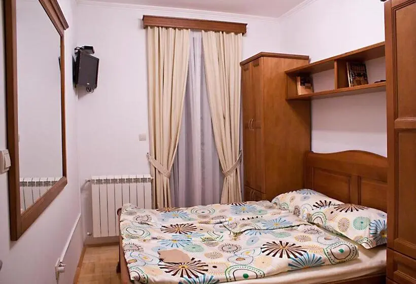 آپارتمان ممتاز سه‌خوابه رو به دریا, Garni Hotel Milica