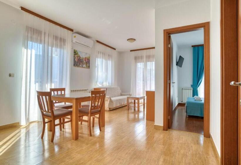 1 Bedroom Deluxe Apartment Sea View, Garni Hotel Milica