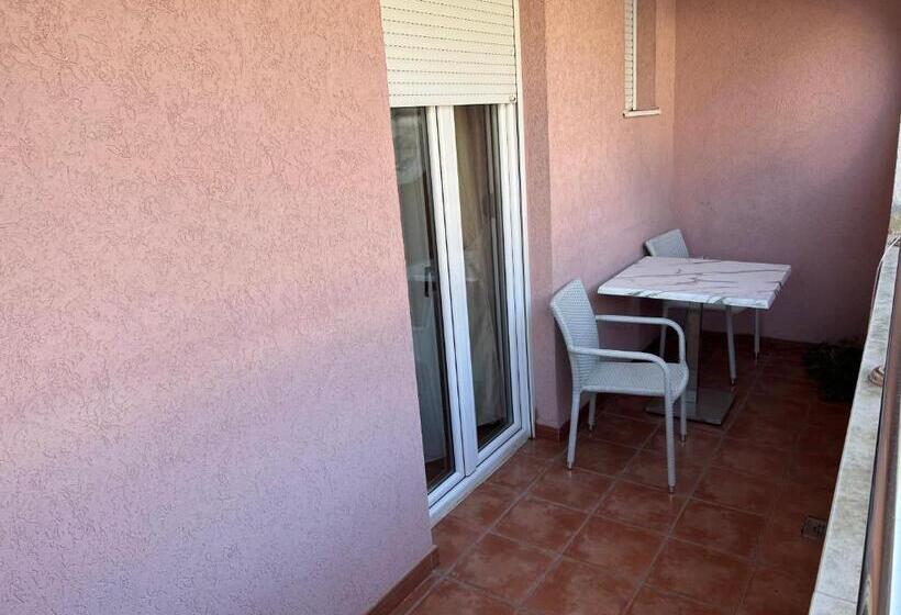 آپارتمان 1 خوابه با تراس, Garni Hotel Milica