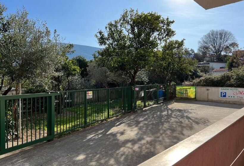 آپارتمان لوکس 1 خوابه, Garni Hotel Milica