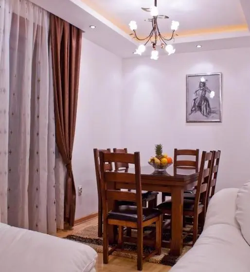 آپارتمان ممتاز سه‌خوابه رو به دریا, Garni Hotel Milica