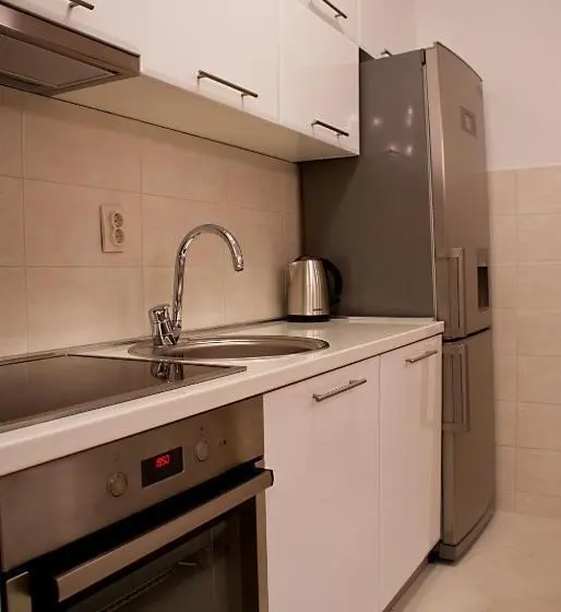 آپارتمان ممتاز سه‌خوابه رو به دریا, Garni Hotel Milica
