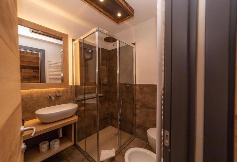 주니어 스위트, Avalanche Alpine Boutique