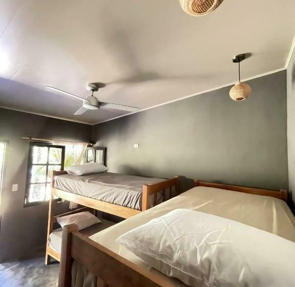 חדר לארבעה סטנדרטי עם מרפסת, Casa Morrillo